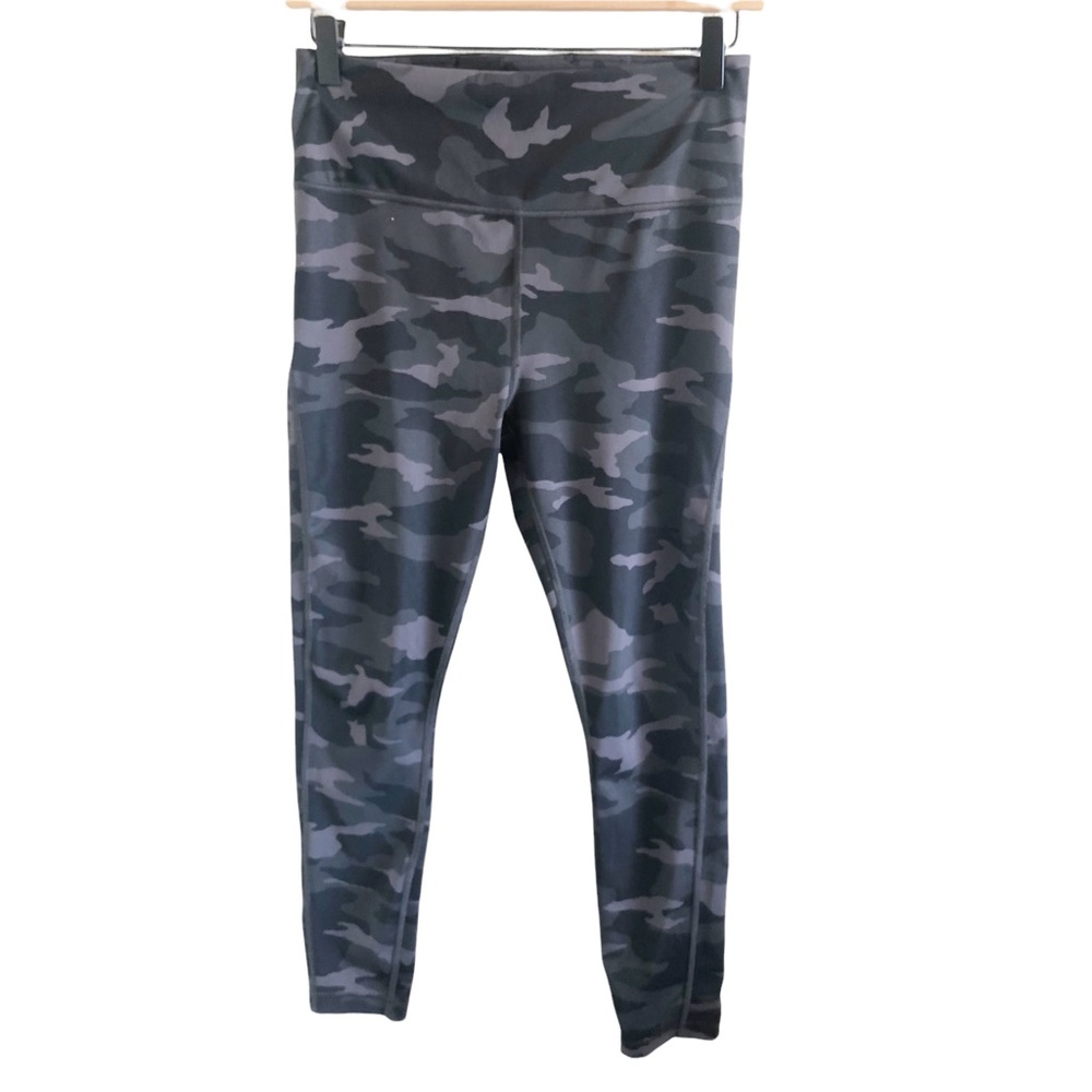 Athleta Ultimate Stash Pocket Camo 7/8 Tight Size Small